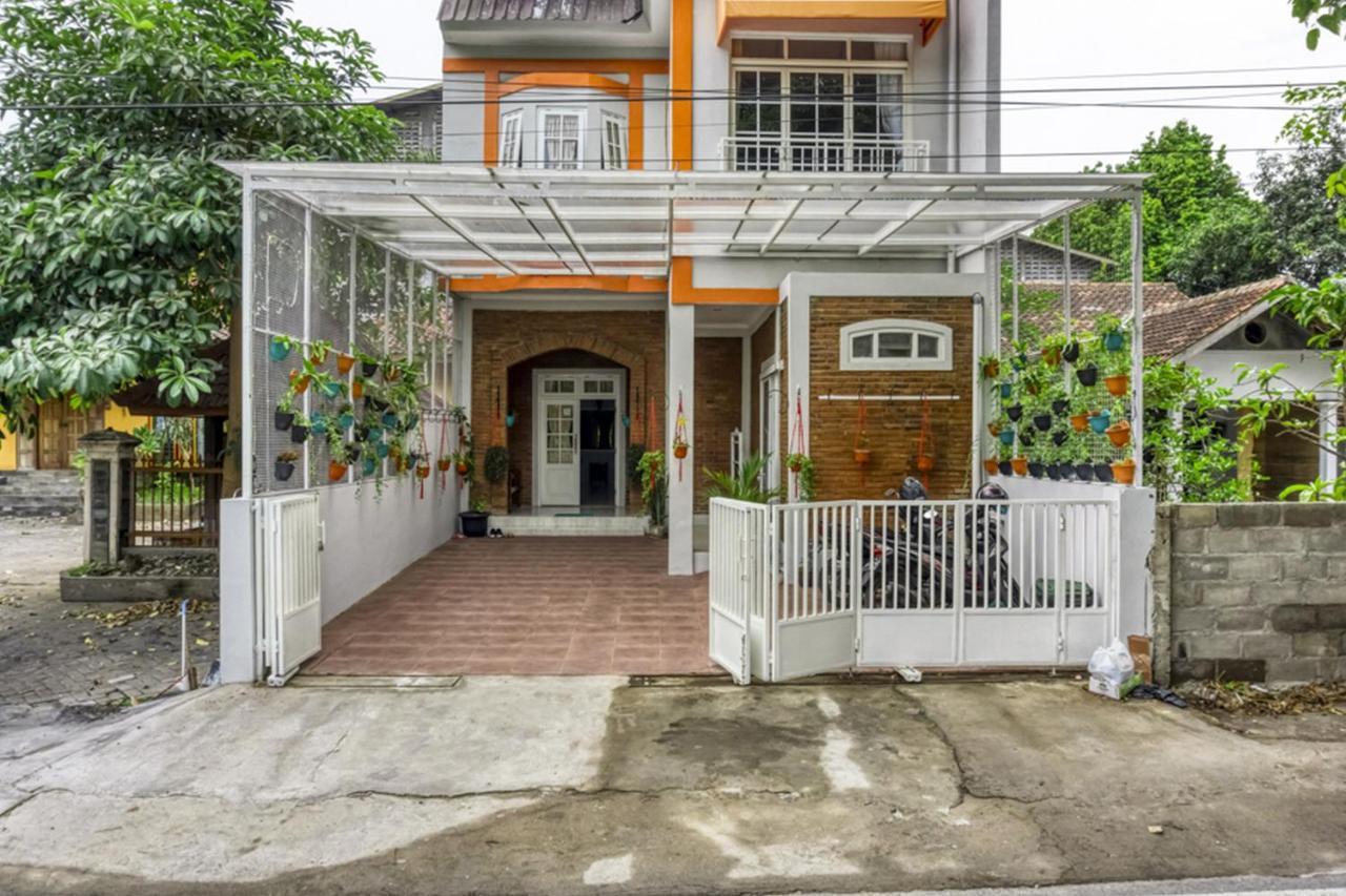 Hotel Reddoorz Near Sindu Kusuma Edupark 2 Cebongan Exteriér fotografie
